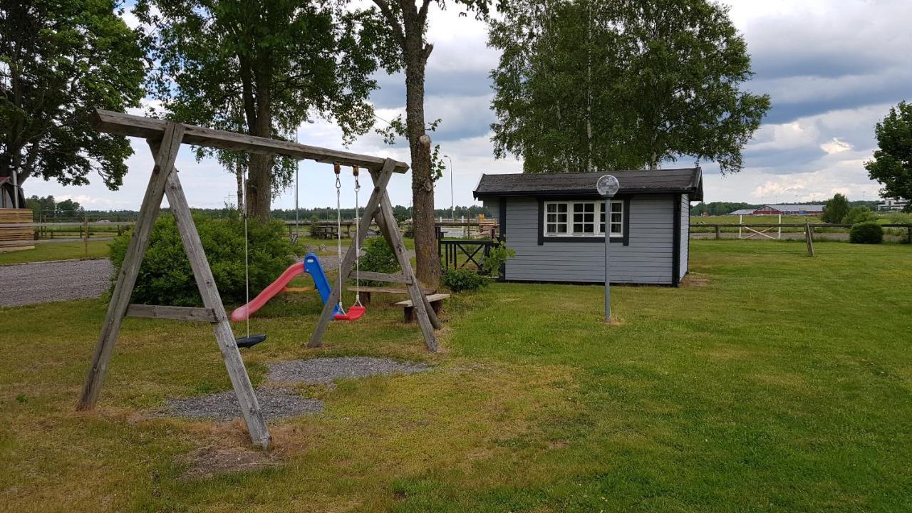 Villa Backgardens Stugby Axvall Esterno foto